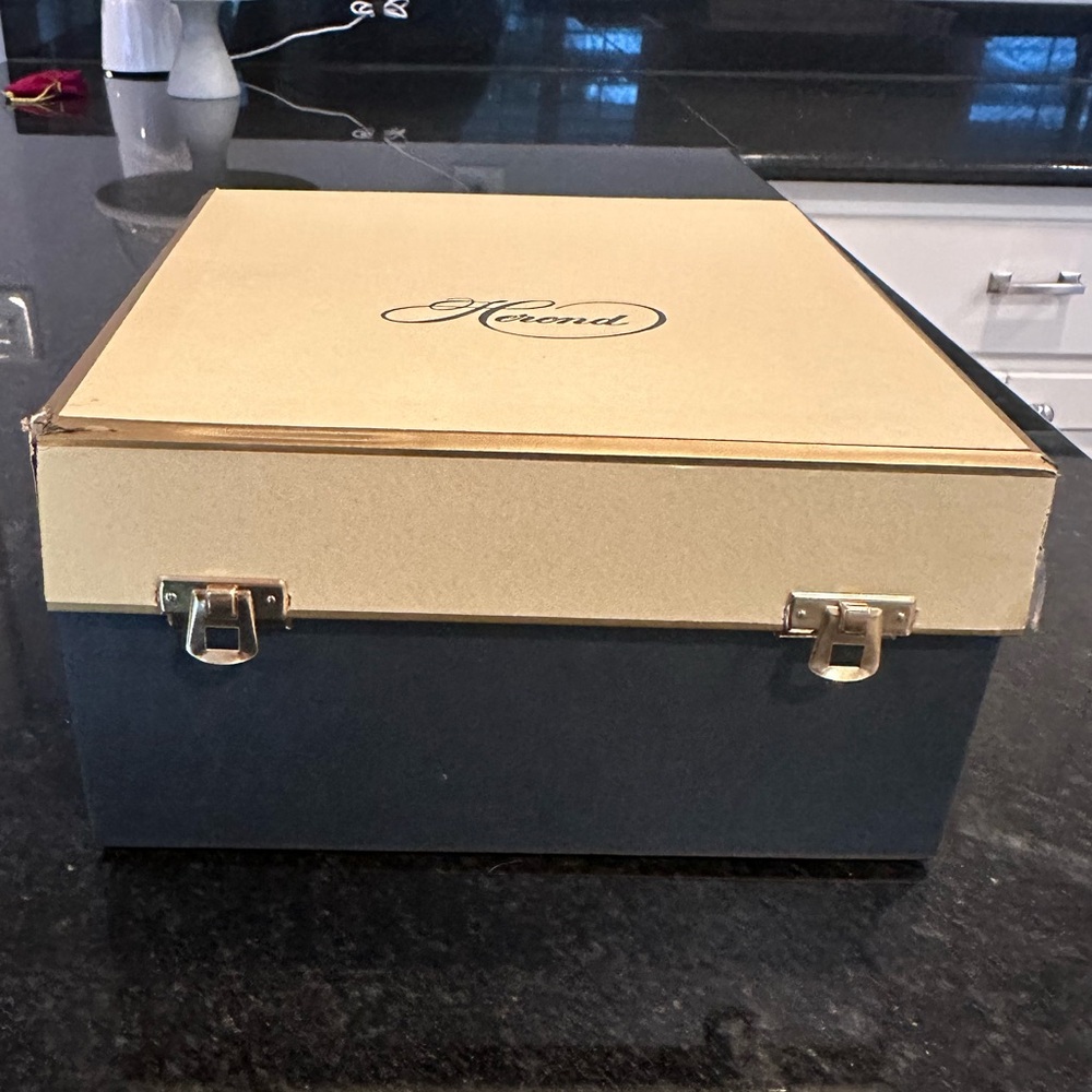 Herend Luxury Presentation/Storage Box – As-Is, Damaged Lid